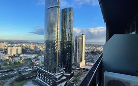 Lux 3 Bedroom Apartment In Southbank